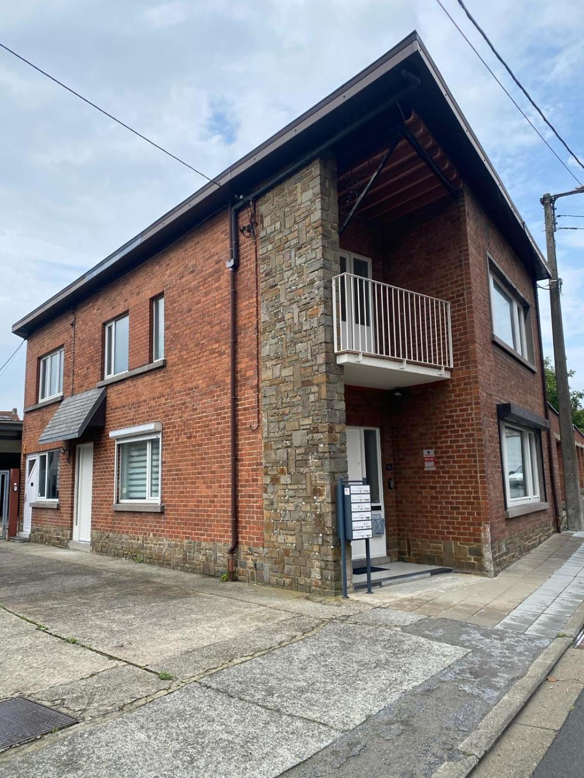 1-E Superbe Appartement Lumineux Charleroi Eksteriør billede